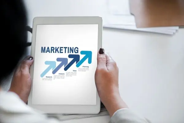 Students learning digital marketing