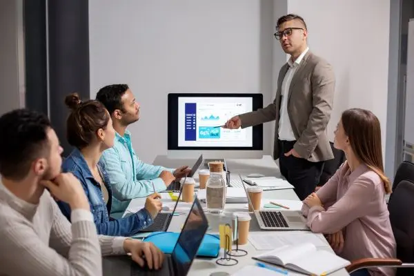 Students learning digital marketing